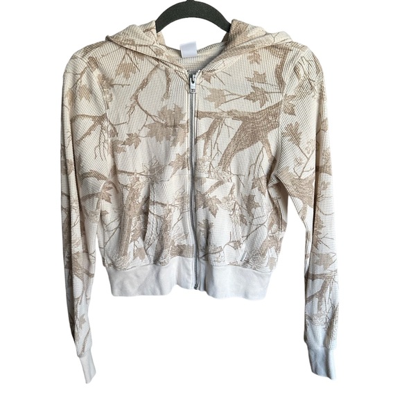 TNA Aritzia Thermal Zip Camo Print Hoodie - Picture 2 of 9